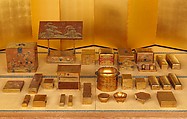 Box with lid, Sprinkled gold on lacquer (maki-e), Japan