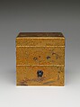 Box with lid, Sprinkled gold on lacquer (maki-e), Japan