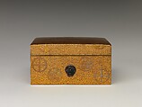 Box with lid, Sprinkled gold on lacquer (maki-e), Japan