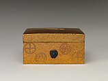 Box with lid, Sprinkled gold on lacquer (maki-e), Japan