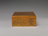 Box with cover, Sprinkled gold on lacquer (maki-e), Japan