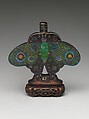 Snuff bottle in the shape of a butterfly, Metal covered with lacquer, inlaid with mother-of-pearl and gold, China