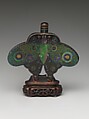 Snuff bottle in the shape of a butterfly, Metal covered with lacquer, inlaid with mother-of-pearl and gold, China