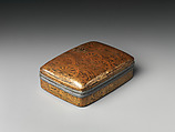 Incense Box (Kōgō) with Cartwheels Submerged in Water, Lacquered wood with gold togidashimaki-e and hiramaki-e on nashiji (“pear-skin” ground), Japan
