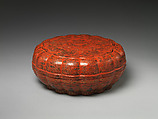 Sixteen-lobed box, Polychrome lacquer with filled-in and engraved gold decoration, China
