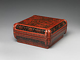 Covered square box with dragon, Polychrome lacquer with filled-in and engraved gold decoration, China