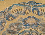 Textile with floral medallion, Weft-faced compound silk twill, China
