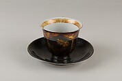 Saucer, Porcelain with a mirror-black glaze, painted in gilt, China