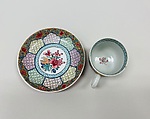 Cup and saucer with floral patterns, Porcelain painted in overglaze polychrome enamels (Jingdezhen ware), China