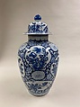 Covered jar with floral patterns, Porcelain painted in underglaze cobalt blue (Jingdezhen ware), China