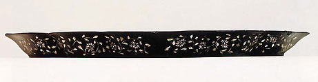 Ogival tray decorated with floral scroll, Lacquer inlaid with mother-of-pearl, Korea