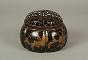 Melon-Shaped Incense Burner (Akoda Kōro) with Paulownia and Foliage Scroll, Lacquered wood with gold hiramaki-e and e-nashiji (“pear-skin picture”) on black ground  , Japan