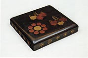 Clothing Tray (Midare-bako) with Paulownia and “Nine Stars” Crests, Lacquered wood with gold, silver hiramaki-e and e-nashiji (“pear-skin picture”) on black ground, Japan