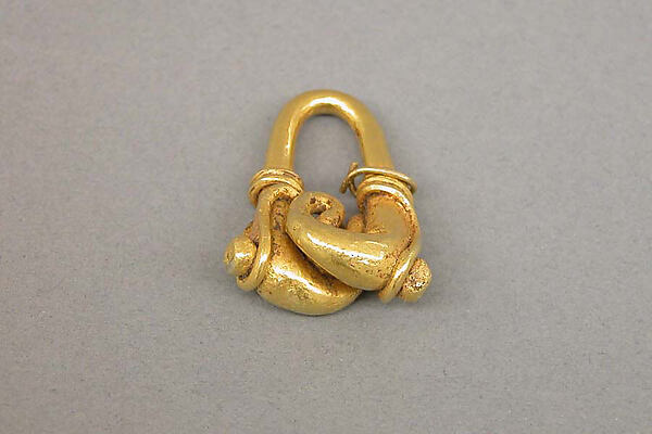 Ear Ornament with Twisted Wire Design and Foliate Motif by an unrecorded maker, The Metropolitan Museum of Art