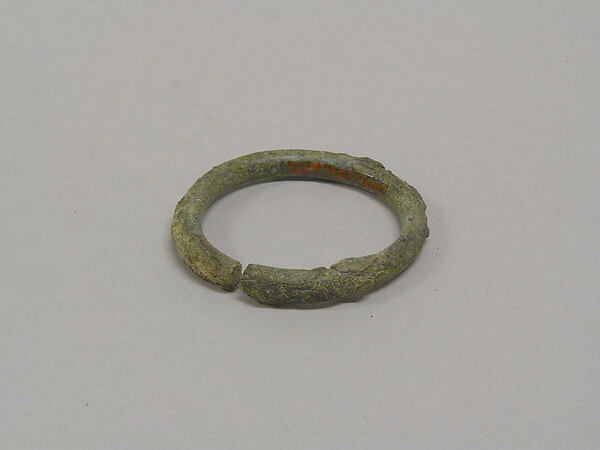 Solid Undecorated Bangle with Flat Surface