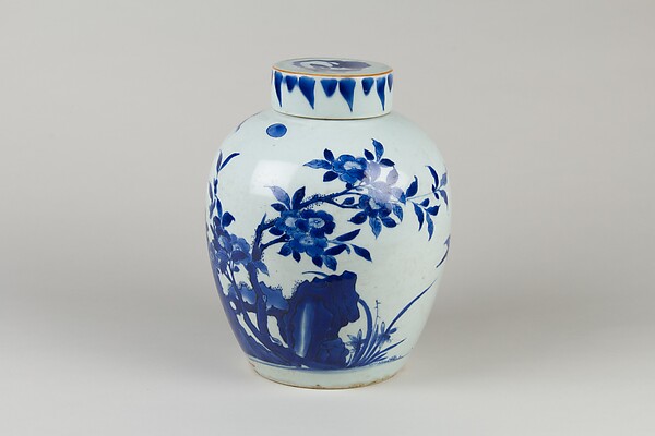 Covered jar with birds and flowers