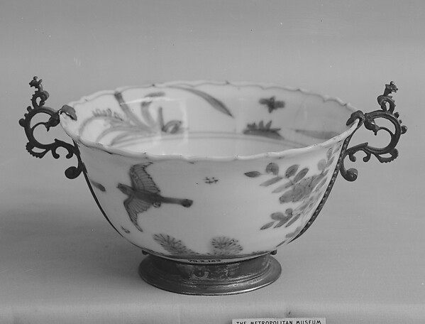 Cup with birds and flowers