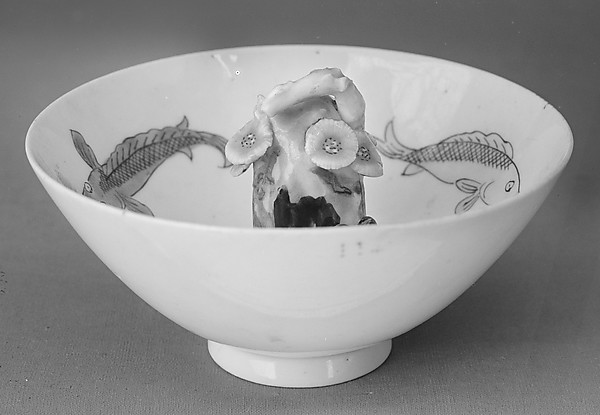 "Trick" bowl with flowers and fish