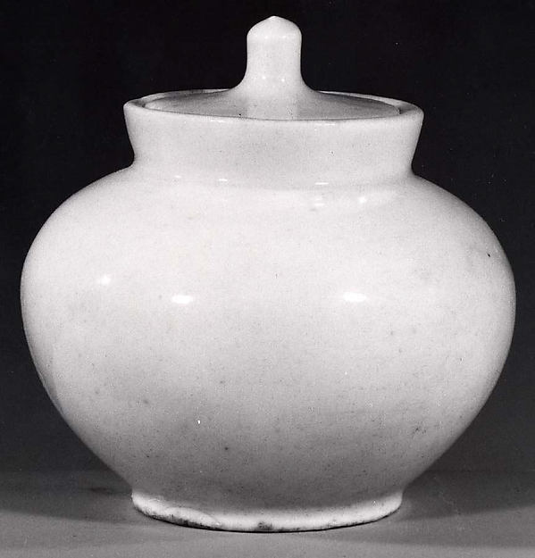 Joseon white porcelain baekja covered jar