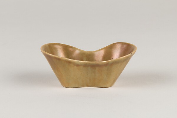 Cup in the shape of silver ingot