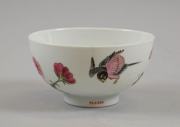 Bowl with birds and flowers