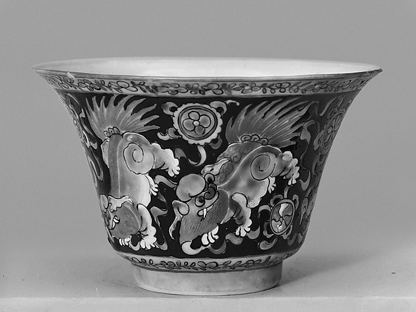 Cup with lions