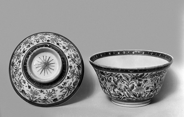 Covered bowl with floral pattern
