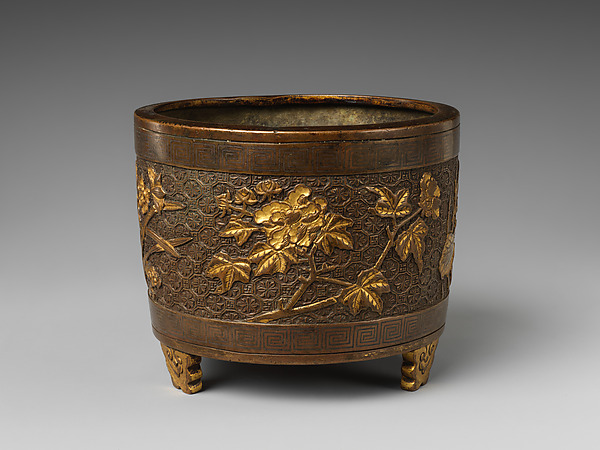 Incense burner with flowers