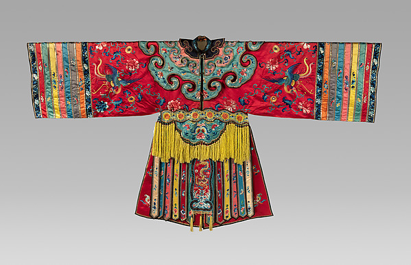 清 紅緞彩繡鳳穿花紋宮衣|Theatrical robe with phoenix and floral patterns