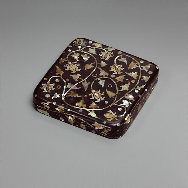 Box with decoration of peony scrolls