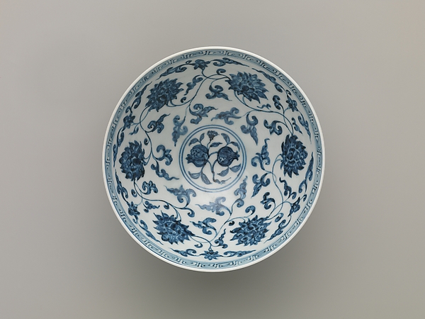 Bowl with pomegranates, lotus scrolls, and chrysanthemum petals