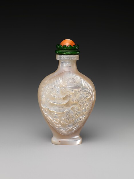 Snuff bottle with landscape