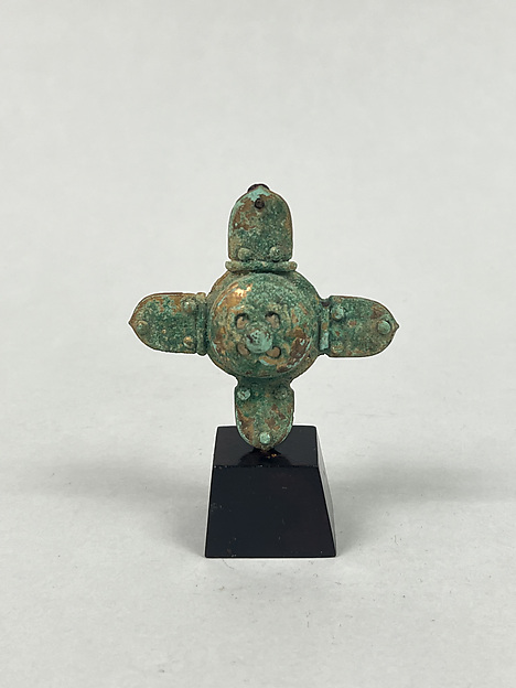 Helmet finial