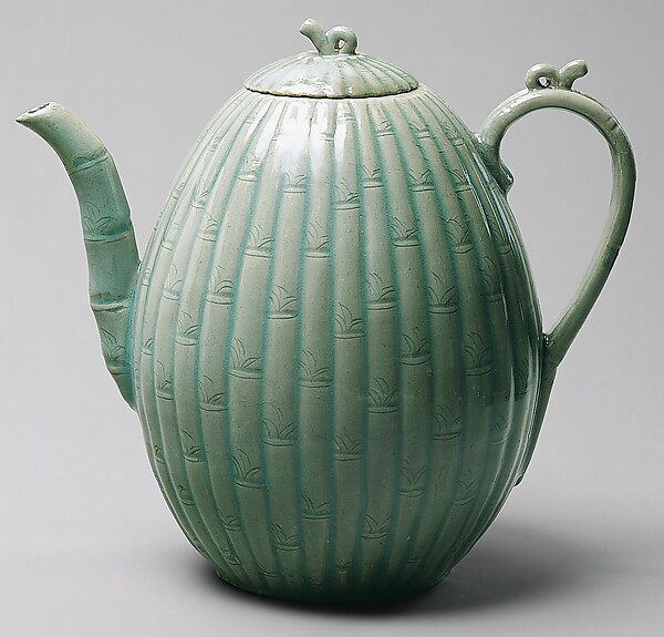 Melon-shaped ewer with bamboo decoration