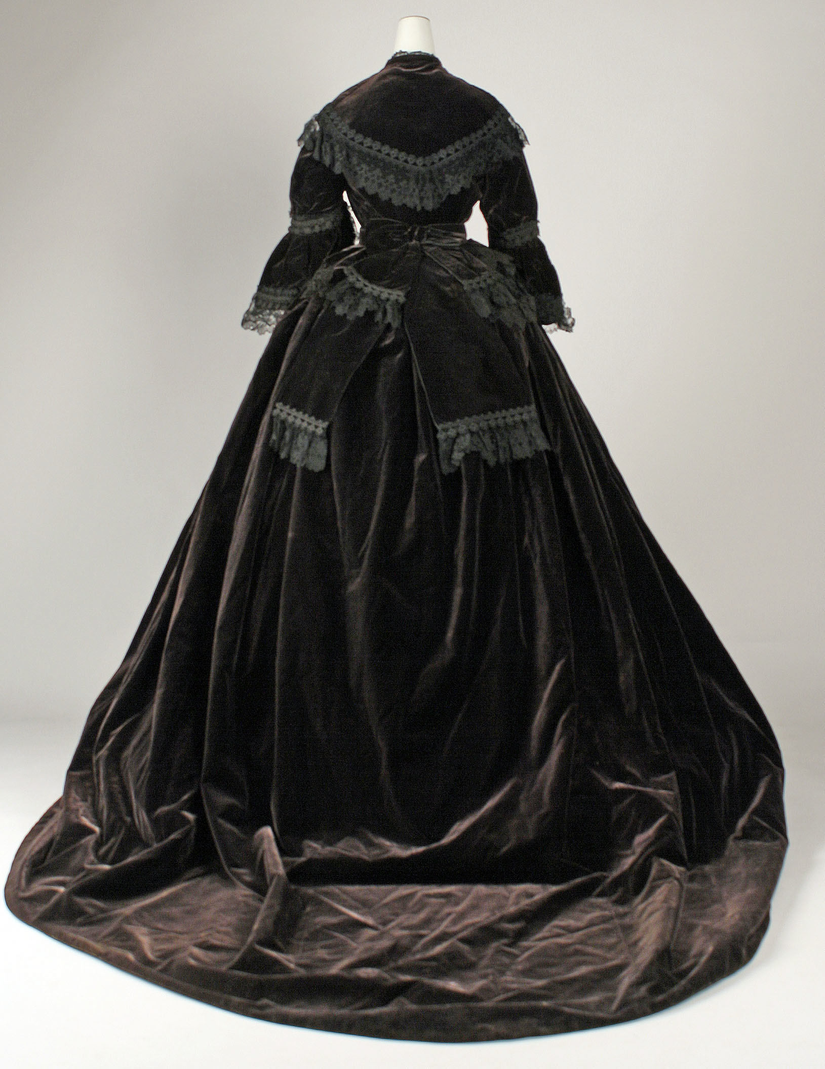 Dress | French | The Metropolitan Museum of Art