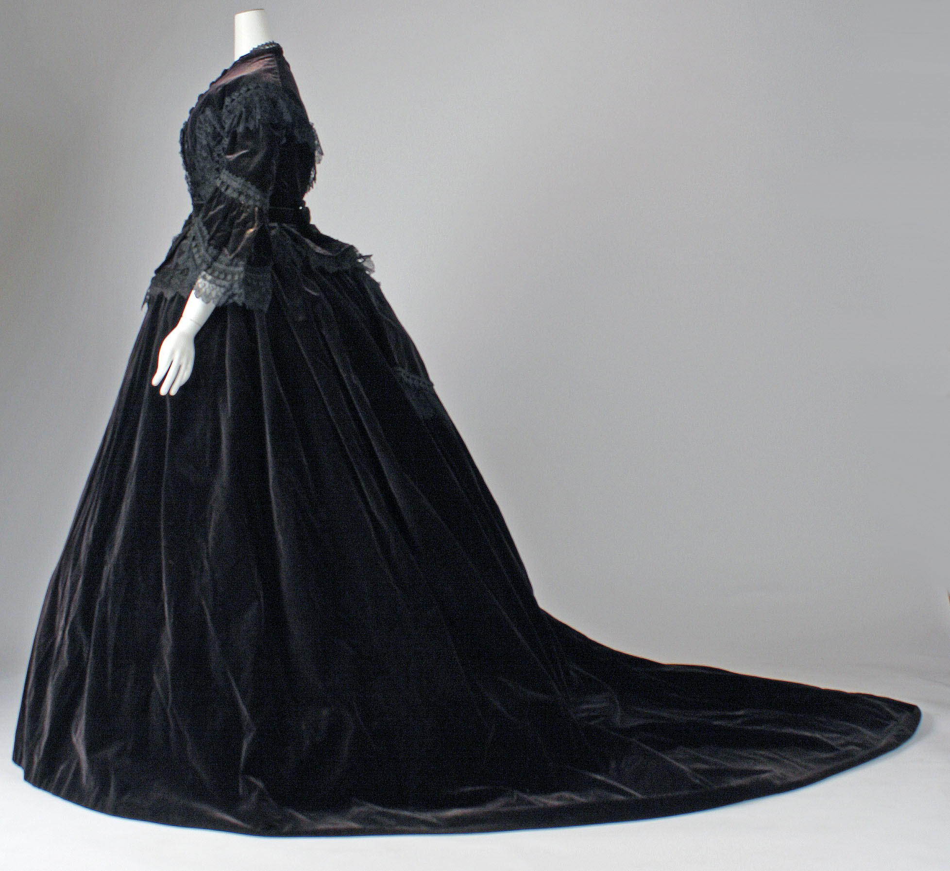 Dress | French | The Metropolitan Museum of Art