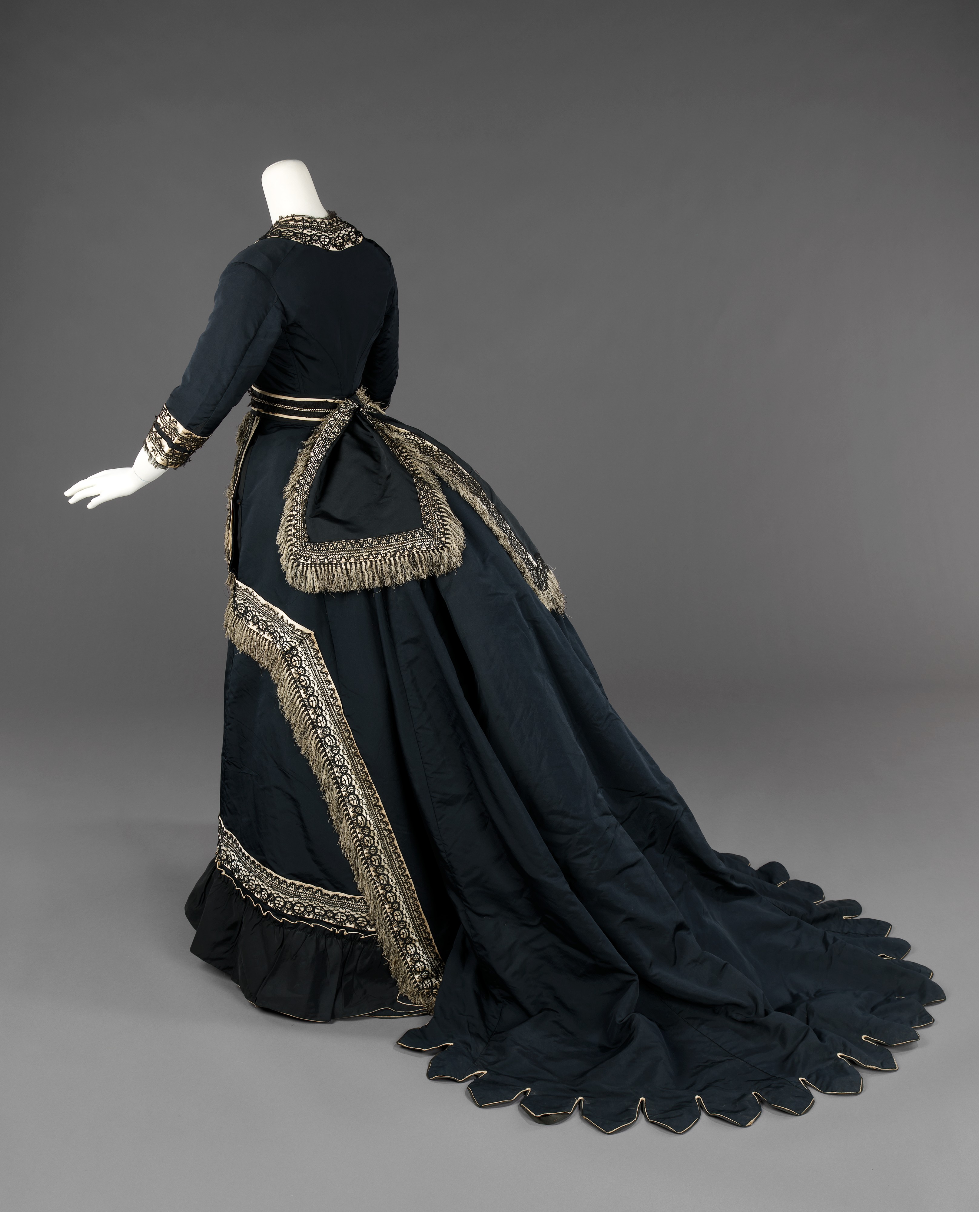 victorian mourning dress