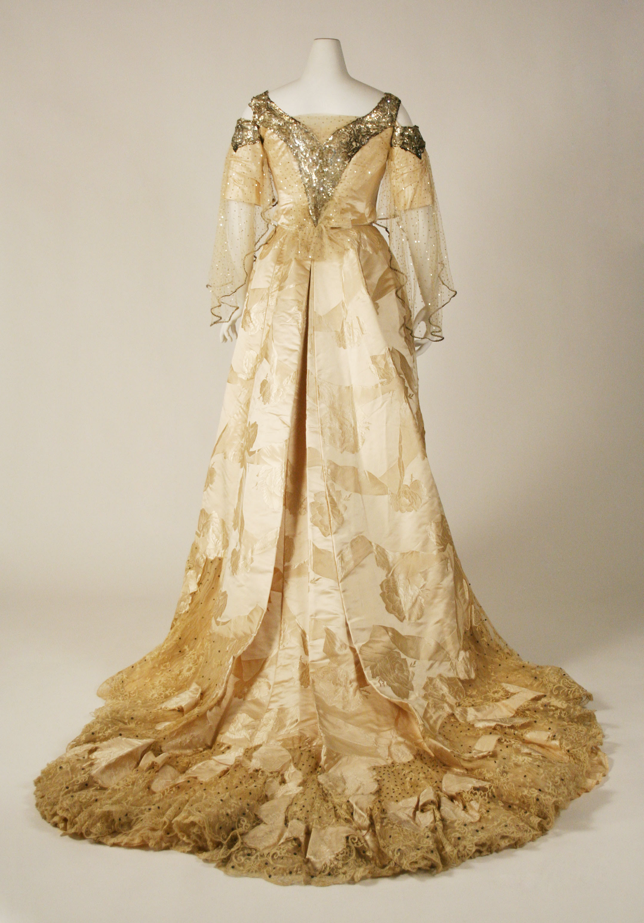 House of Worth | Ball gown | French | The Metropolitan Museum of Art