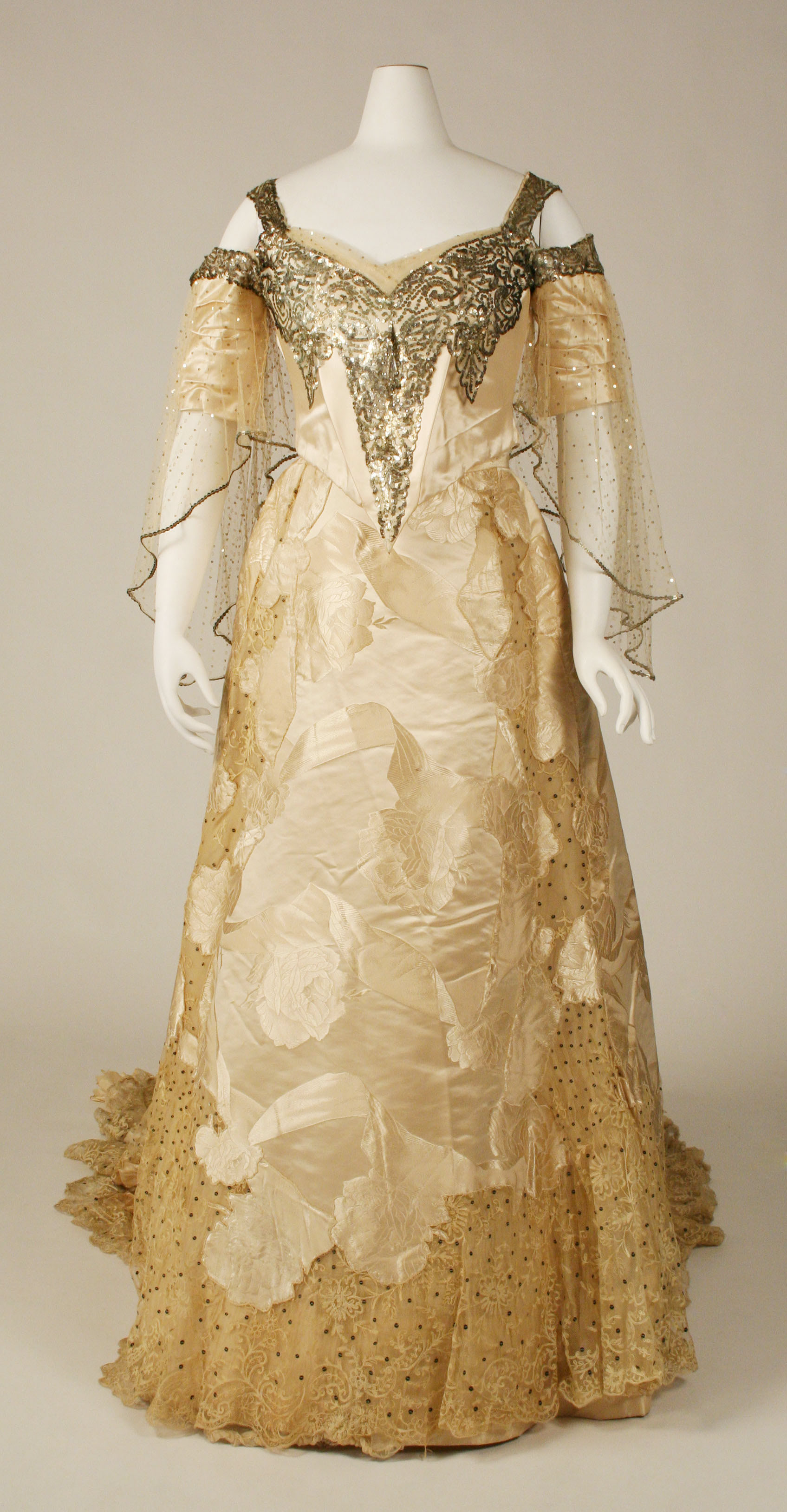 House of Worth | Ball gown | French | The Metropolitan Museum of Art