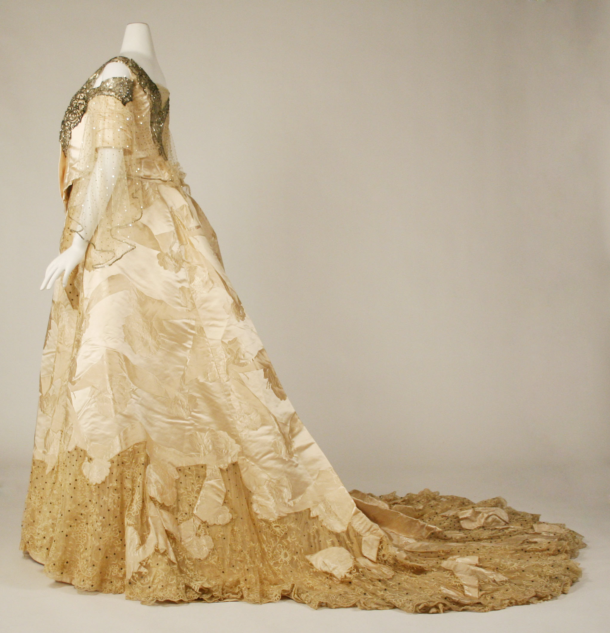 House of Worth | Ball gown | French | The Metropolitan Museum of Art