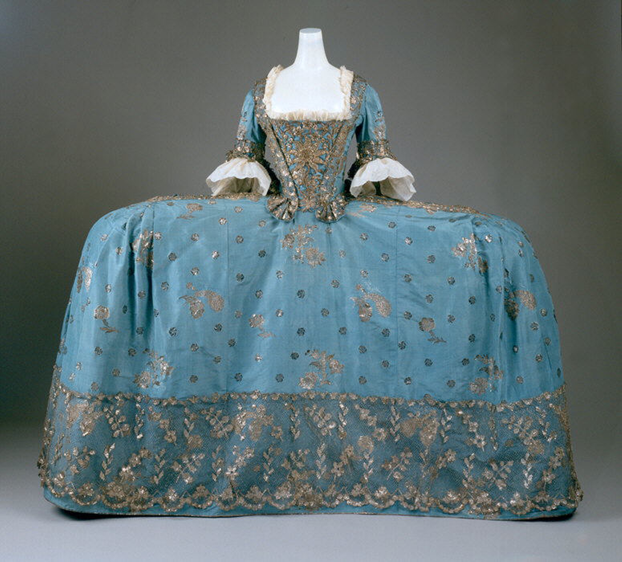 court-dress-british-the-metropolitan-museum-of-art