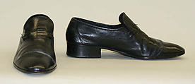 Ensemble, (a, b) linen
(c) cotton
(d) silk
(e) snakeskin
(f,g) leather, Italian