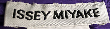 Dress, Issey Miyake (Japanese, 1938–2022), polyester, Japanese
