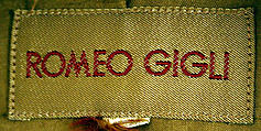 Blazer, Romeo Gigli (Italian, born 1949), silk, plastic, Italian