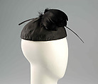 Cocktail hat, Possibly House of Balenciaga (French, founded 1937), Silk, feathers, French