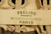 Ensemble, (a, b) Pauline, (a,b) silk
(c) silk, feathers, French