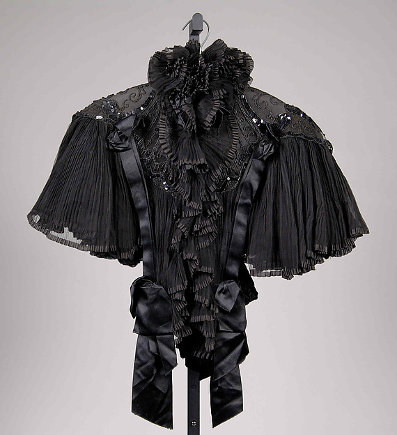 Evening cape by Au Bon Marché/Maison A. Boucicaut, The Metropolitan Museum of Art