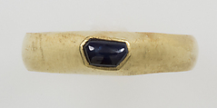 Stirrup Ring, Gold and sapphire, British