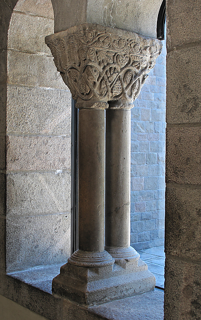 Double Capital, Column, and Base by an unrecorded maker, The Metropolitan Museum of Art