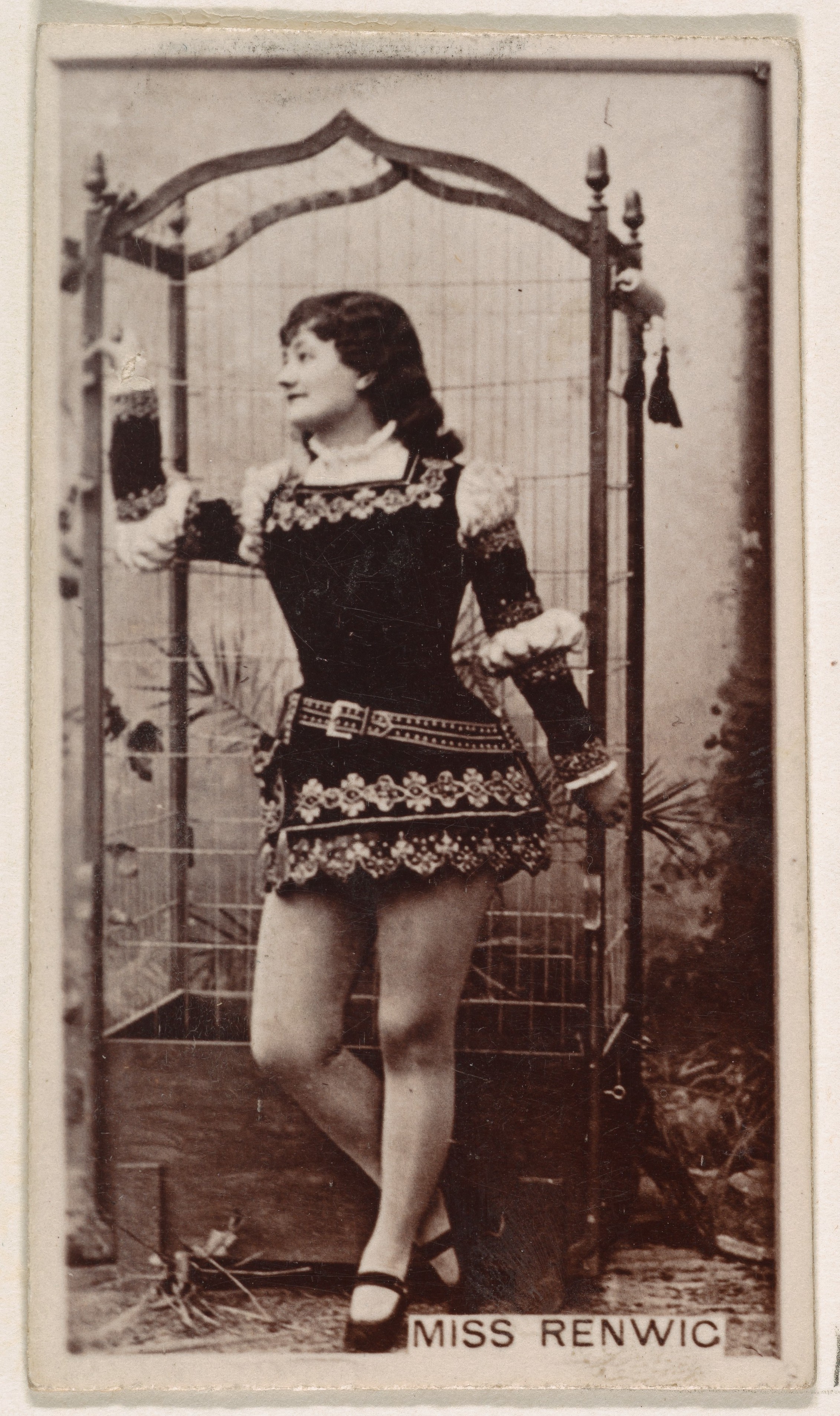 Issued By Kinney Brothers Tobacco Company Miss Renwick From The Actresses Series N245